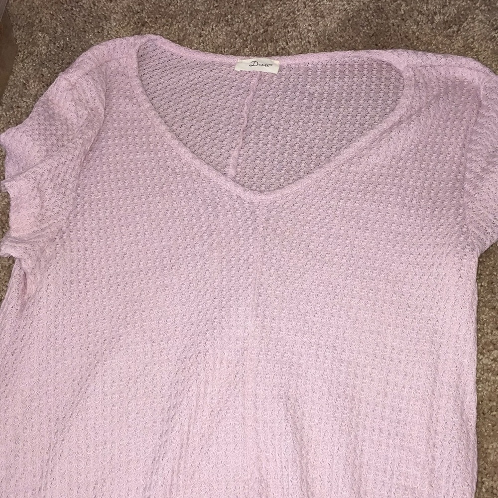 super cute rosey flowy shirt!!
